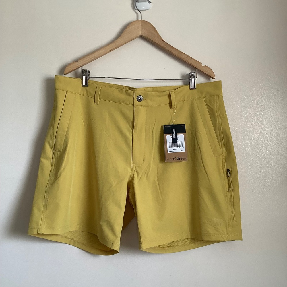 The North Face Mens Paramount Horizon Shorts Sulfur Gold Yellow Size 38 NWT
